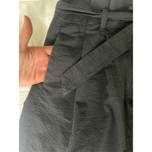 Chic High-Waist Black Shorts with Adjustable Tie Belt - Picture 5 of 8